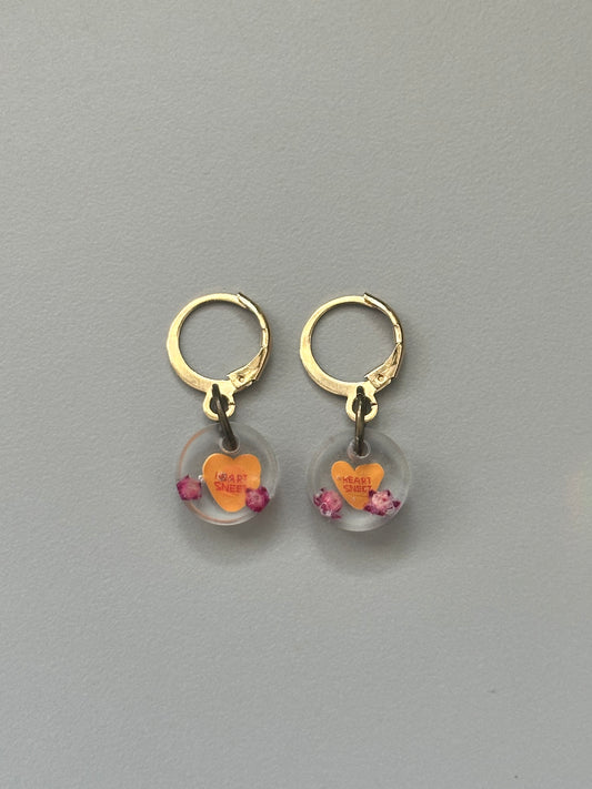 Mini heart can’t earrings