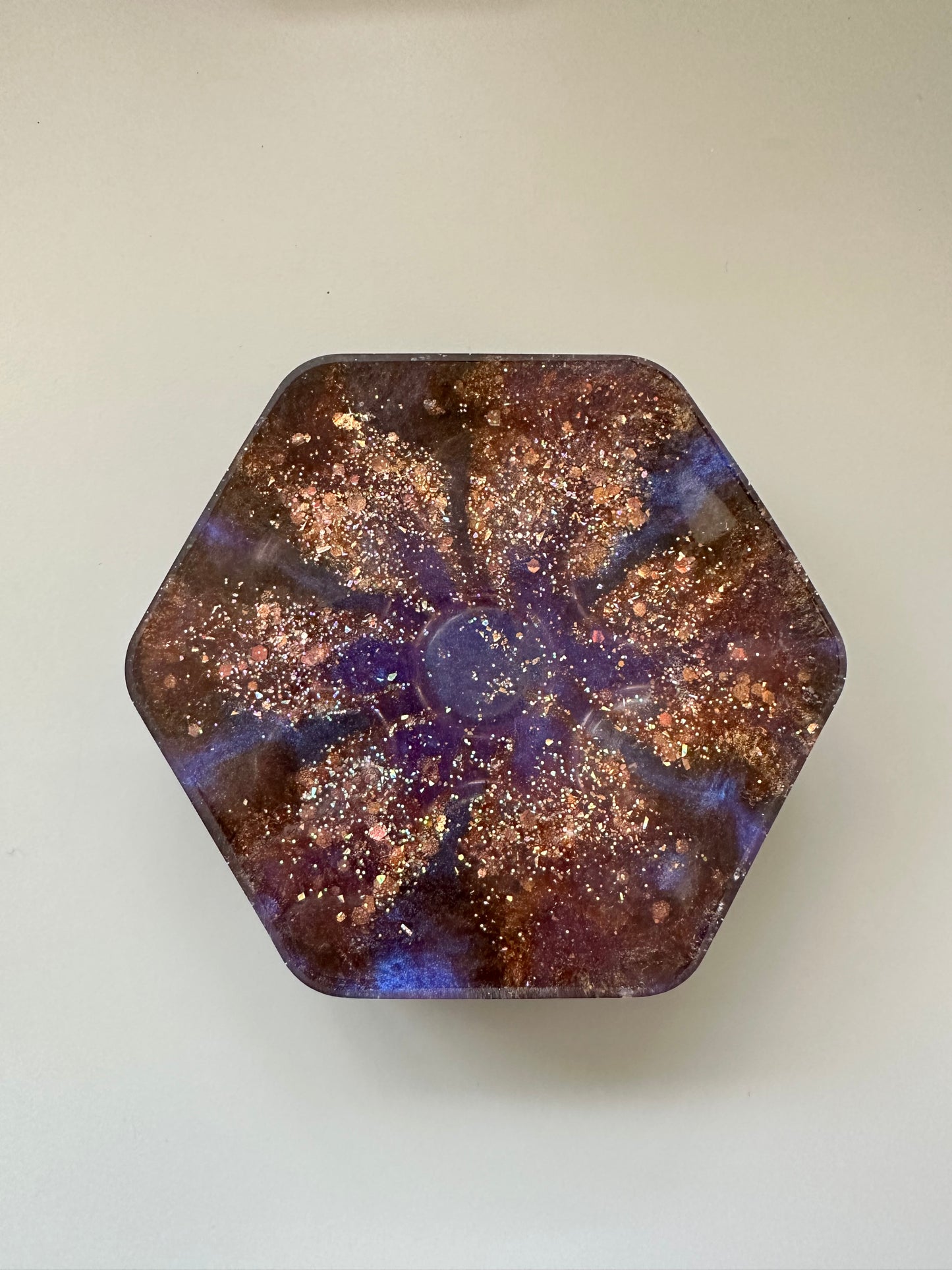 Resin dice box, purple/gold