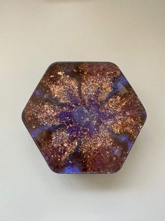 Resin dice box, purple/gold