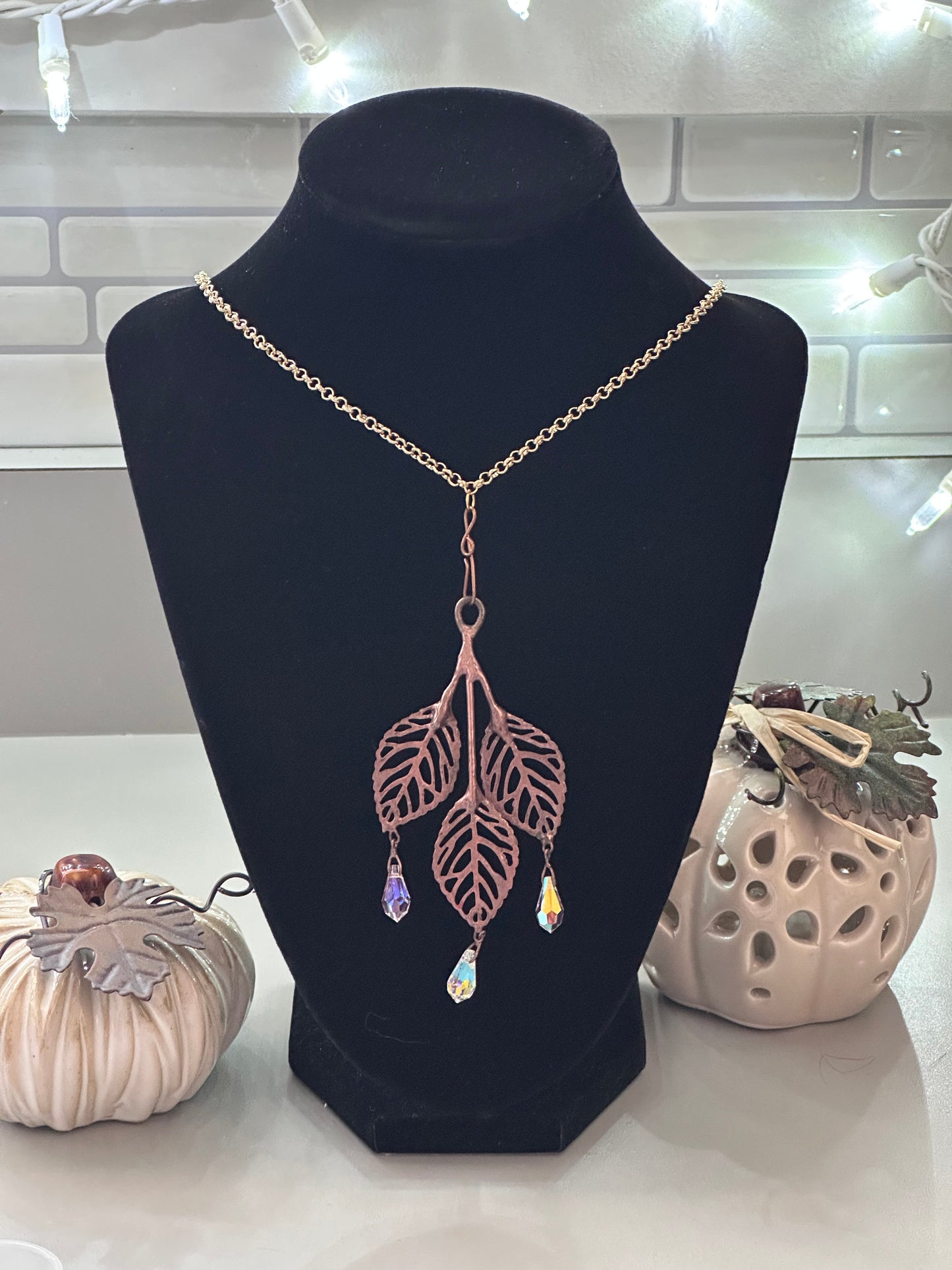 Leaf sun catcher necklace