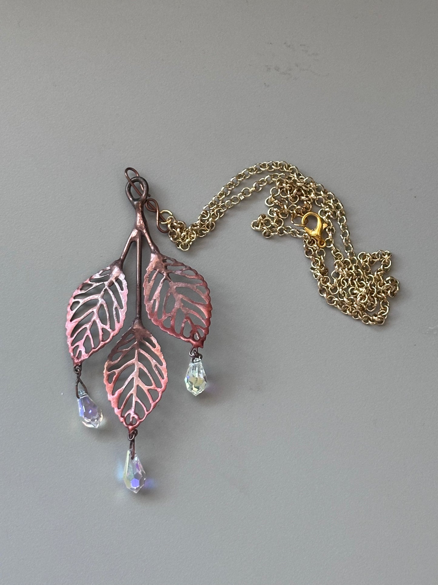 Leaf sun catcher necklace