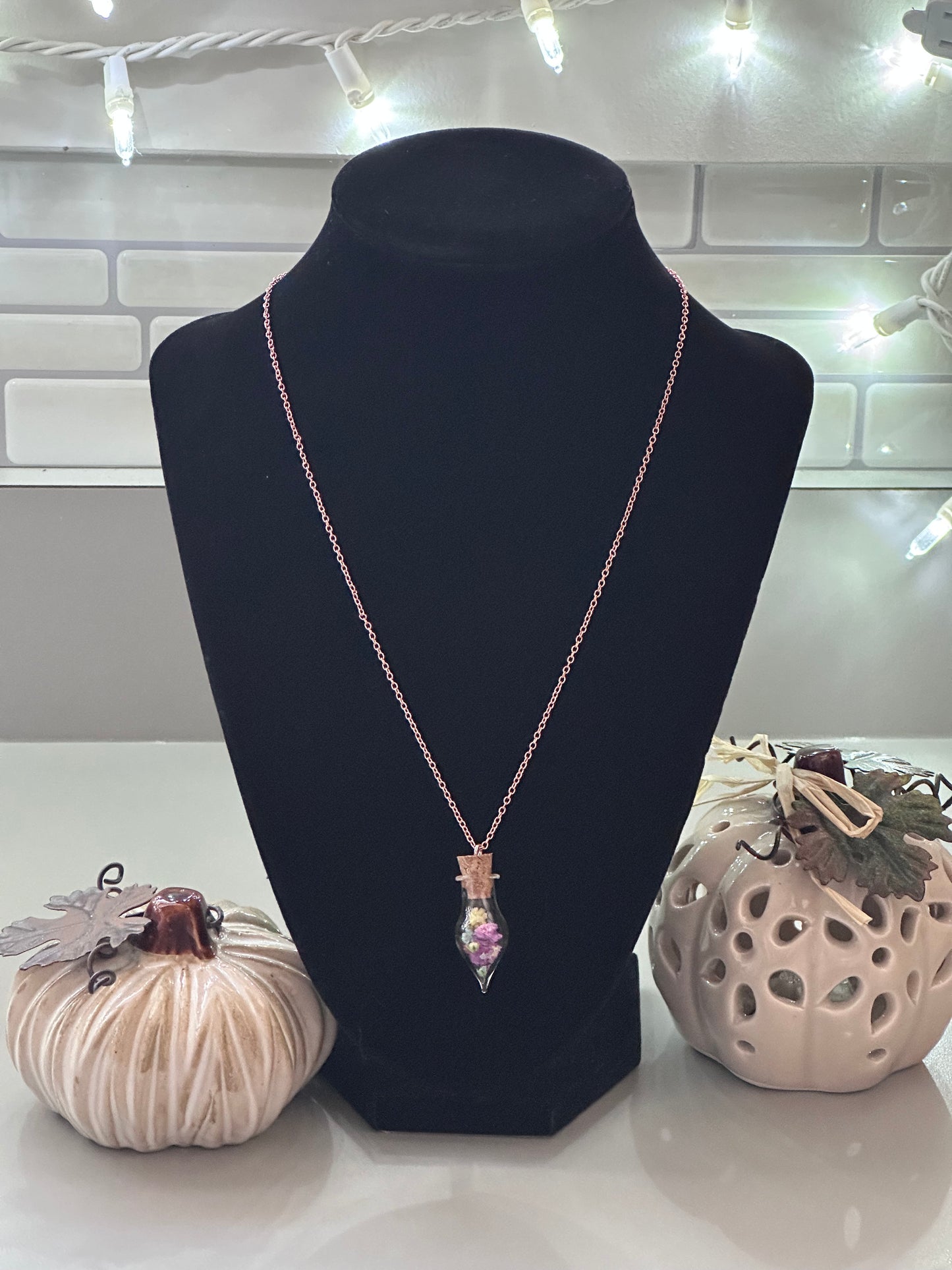 Flower necklace (rose gold)